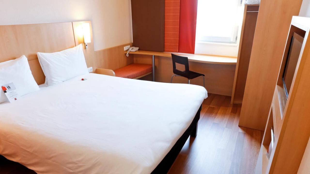 Hotel ibis Lyon Est Chaponnay Extérieur photo